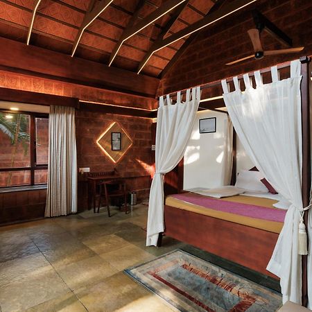 Sai Vishram Beach Resort Bainduru Exteriör bild