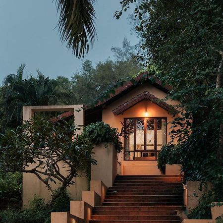 Sai Vishram Beach Resort Bainduru Exteriör bild