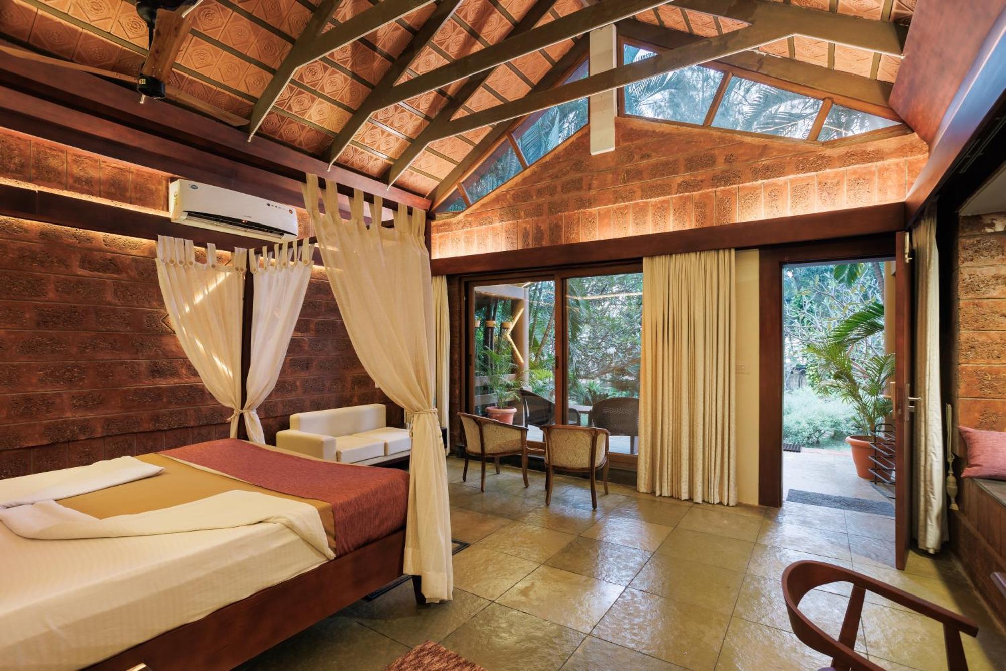 Sai Vishram Beach Resort Bainduru Exteriör bild