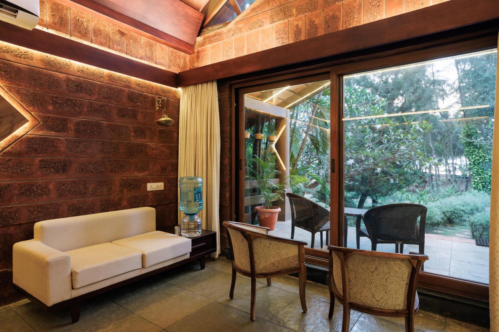 Sai Vishram Beach Resort Bainduru Exteriör bild