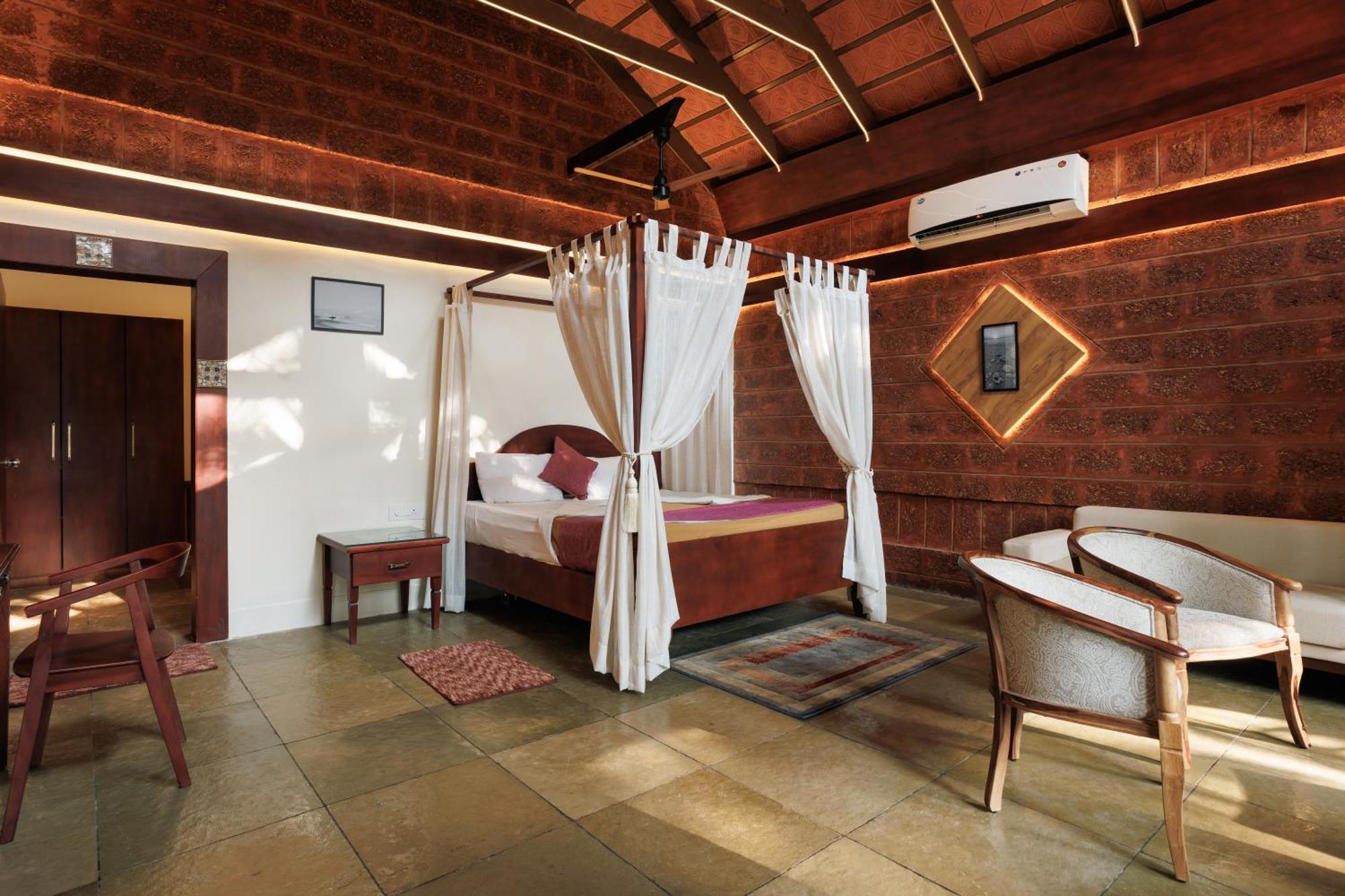 Sai Vishram Beach Resort Bainduru Exteriör bild