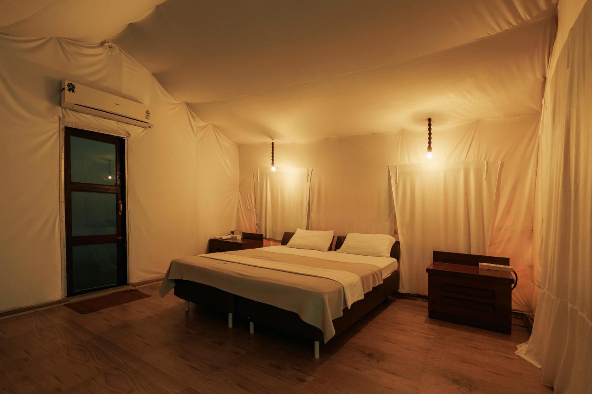 Sai Vishram Beach Resort Bainduru Exteriör bild