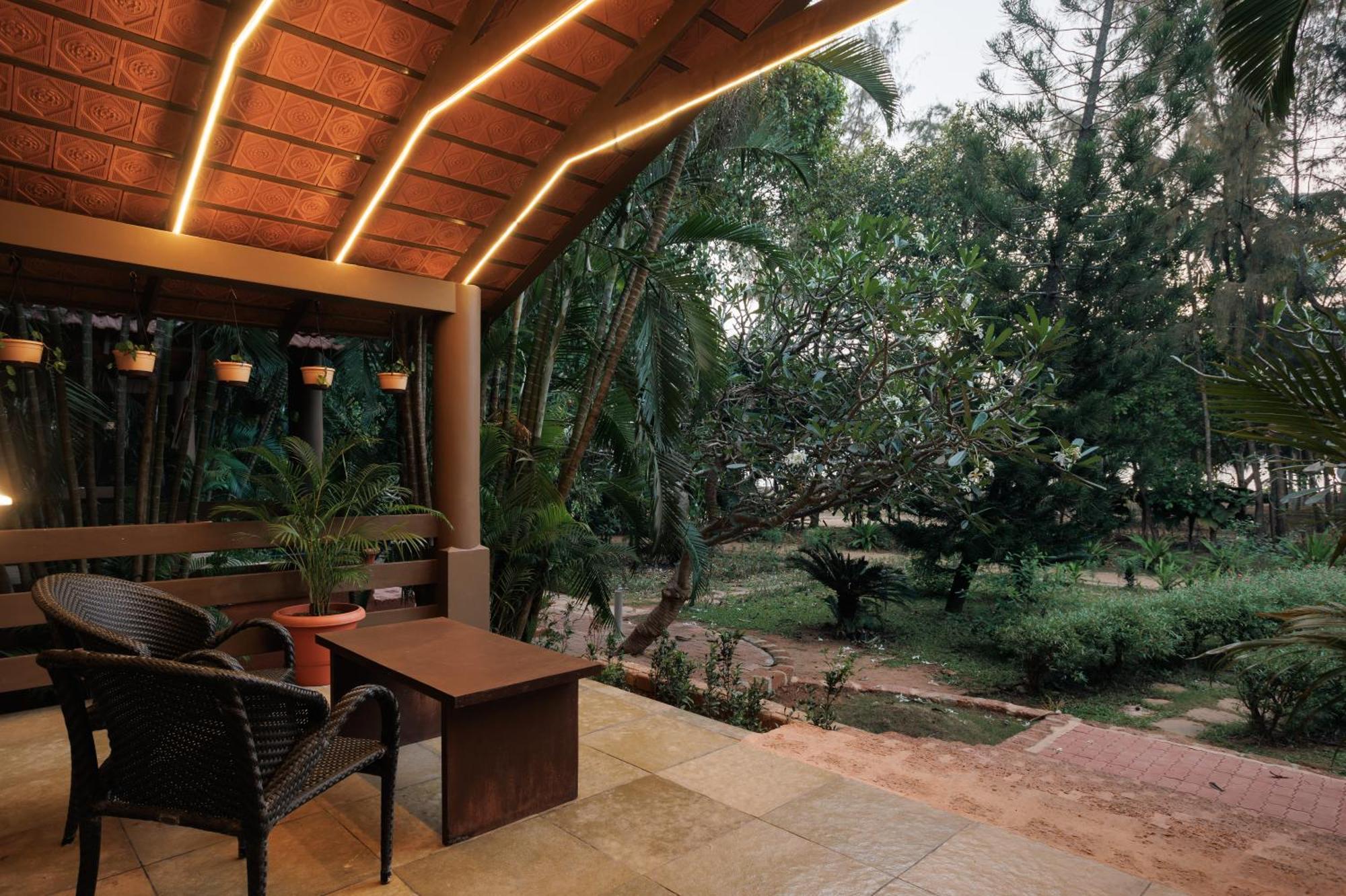 Sai Vishram Beach Resort Bainduru Exteriör bild