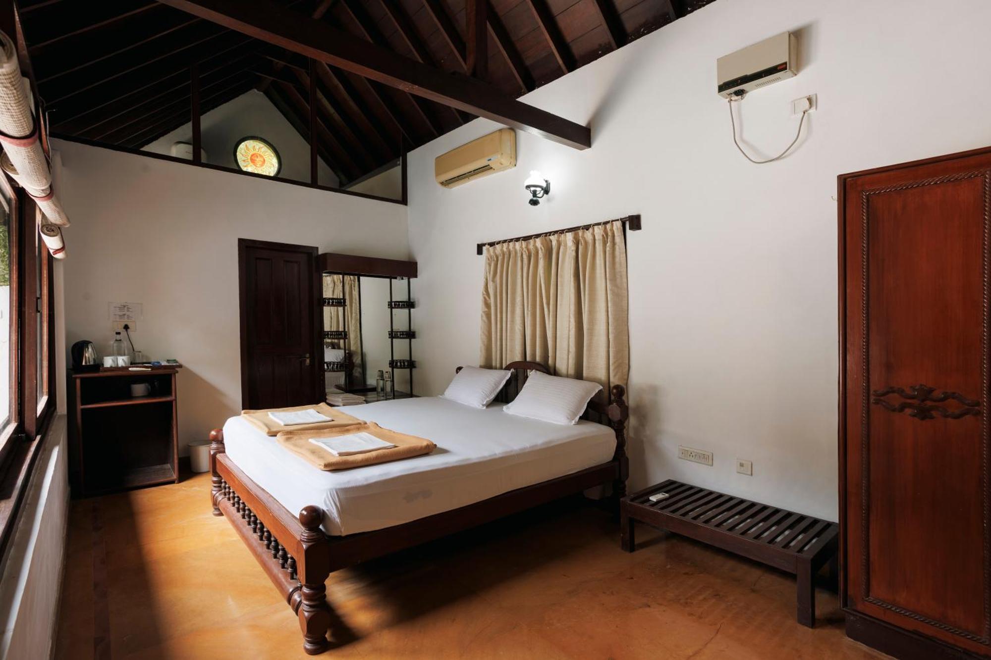 Sai Vishram Beach Resort Bainduru Exteriör bild