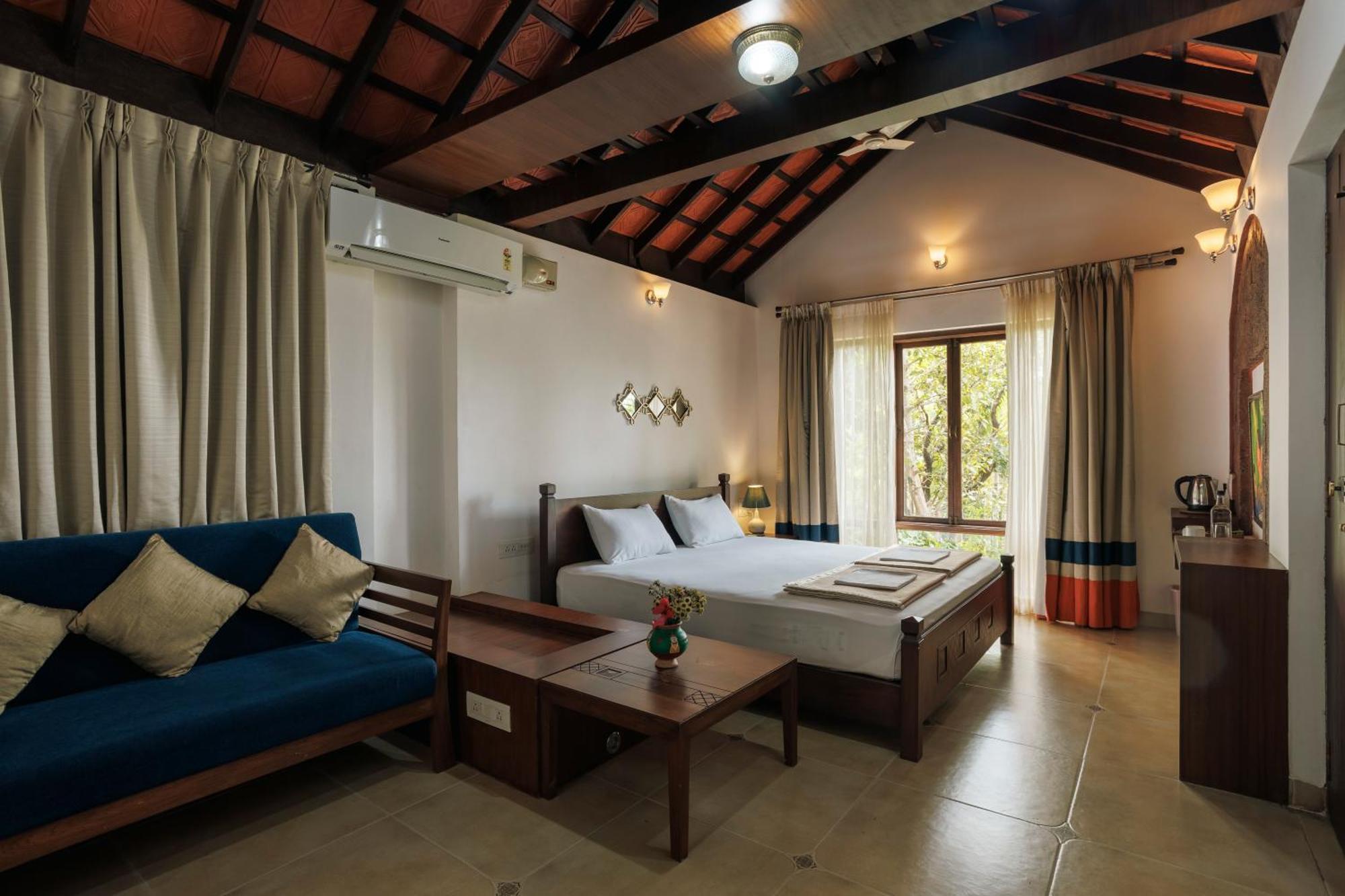 Sai Vishram Beach Resort Bainduru Exteriör bild
