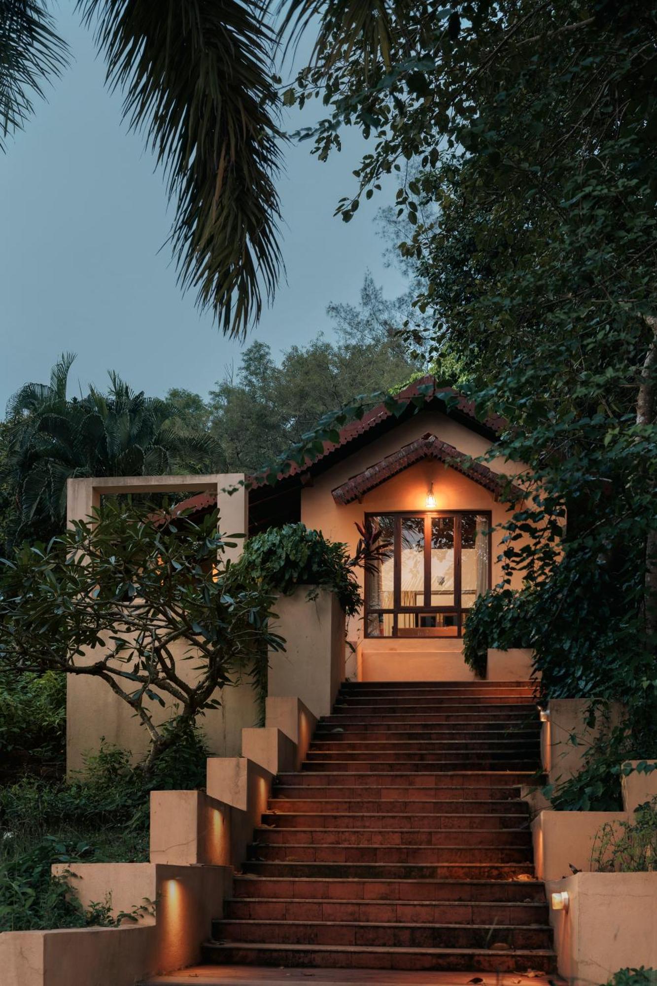 Sai Vishram Beach Resort Bainduru Exteriör bild