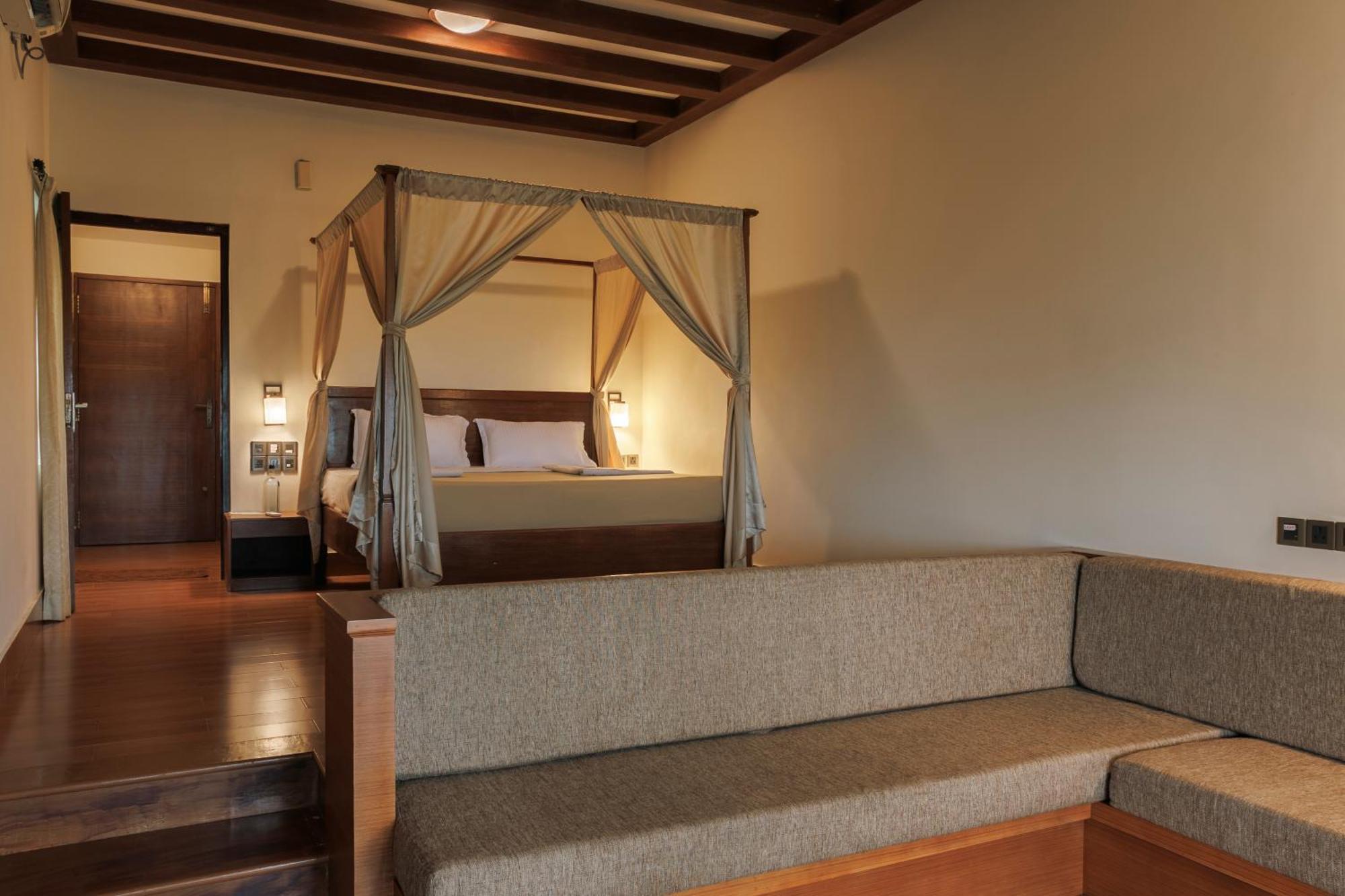 Sai Vishram Beach Resort Bainduru Exteriör bild