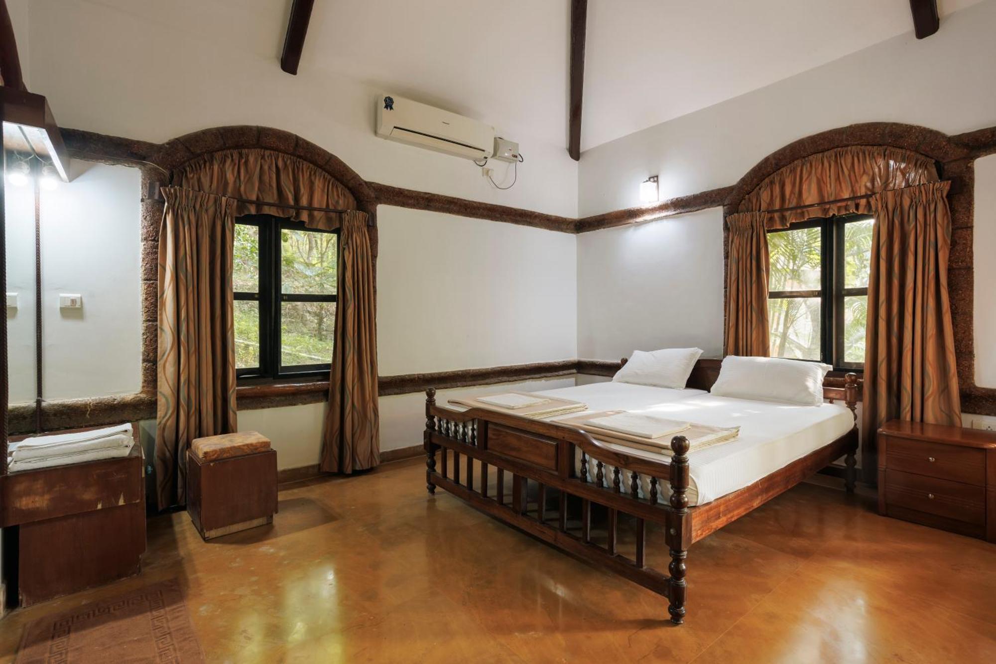 Sai Vishram Beach Resort Bainduru Exteriör bild