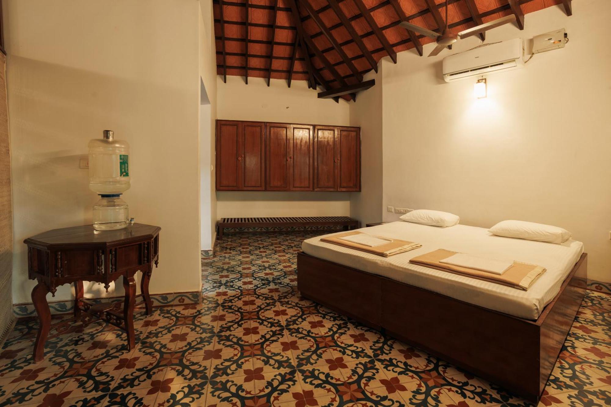 Sai Vishram Beach Resort Bainduru Exteriör bild